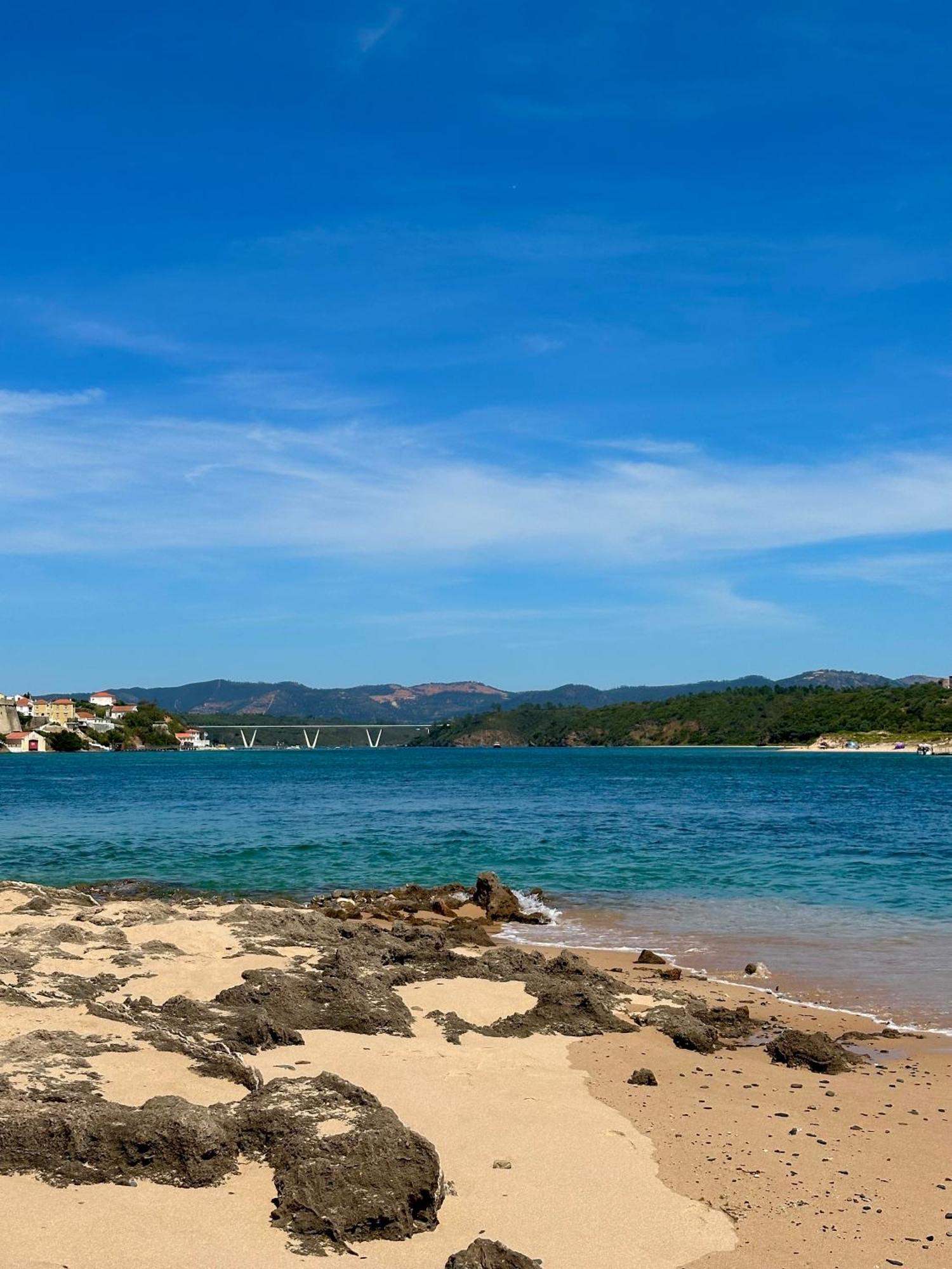 Pirata Milfontes Guest House ヴィラ・ノヴァ・デ・ミルフォンテス エクステリア 写真